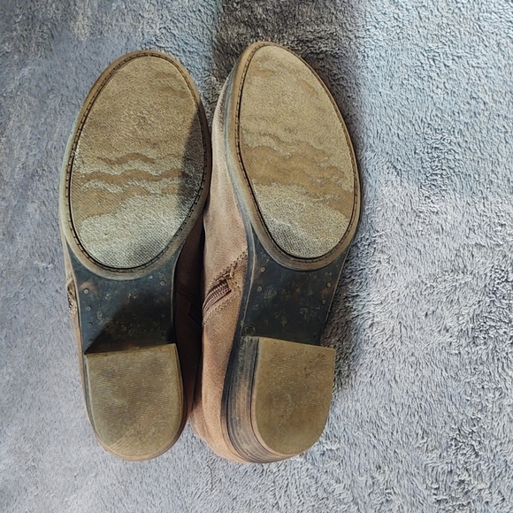 Faux Suede Tan Ankle Boots Sz 10 - Picture 9 of 9